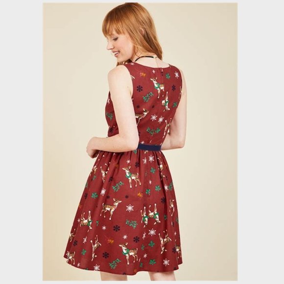 MODCLOTH | Cheerful Caroling Red Holiday Christmas Sweetheart Neckline Dress - Picture 4 of 14